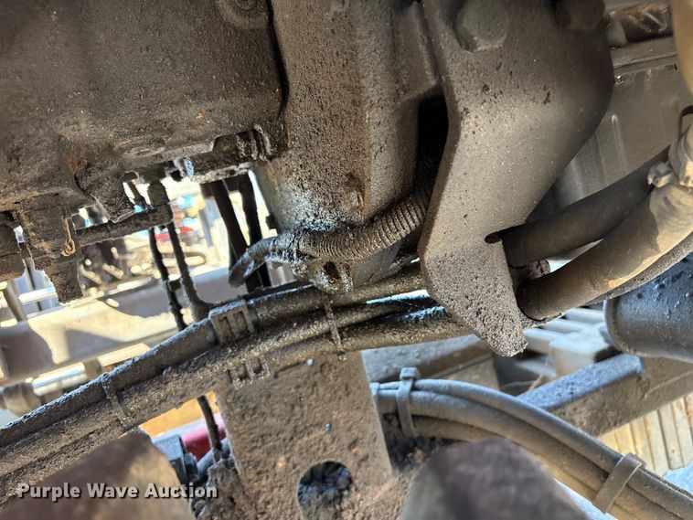 image for item EF1196 2016 Moffett M85502 forklift