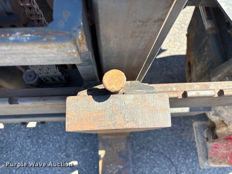 image for item EF1196 2016 Moffett M85502 forklift