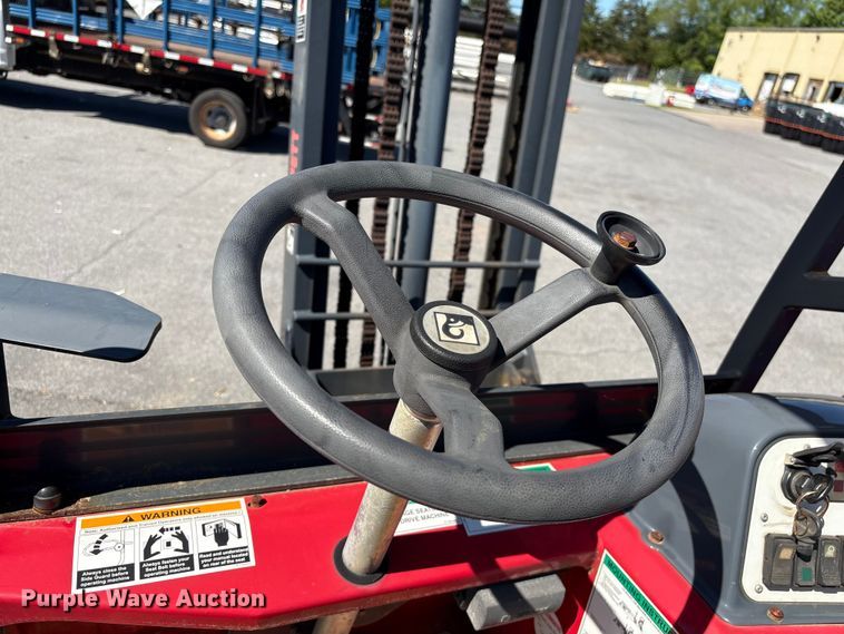 image for item EF1196 2016 Moffett M85502 forklift