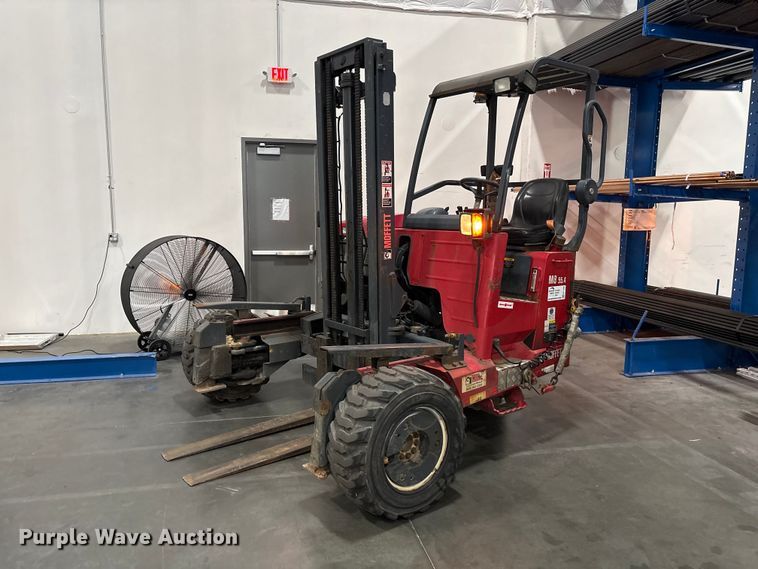image for item EF1208 2016 Moffett M85501 forklift