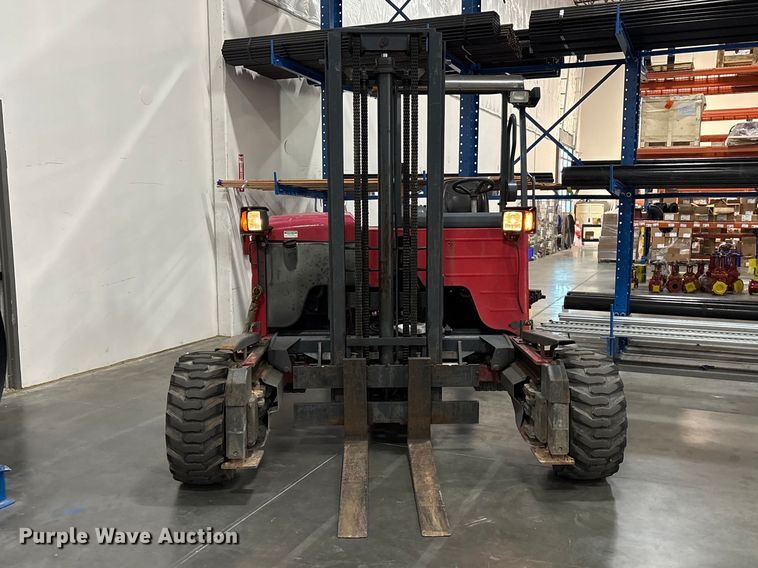 image for item EF1208 2016 Moffett M85501 forklift