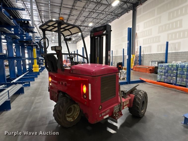 image for item EF1208 2016 Moffett M85501 forklift