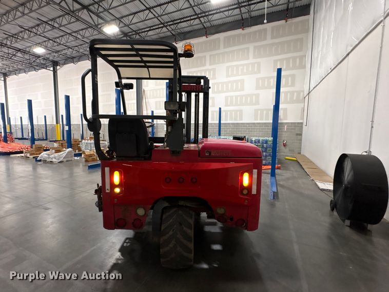 image for item EF1208 2016 Moffett M85501 forklift