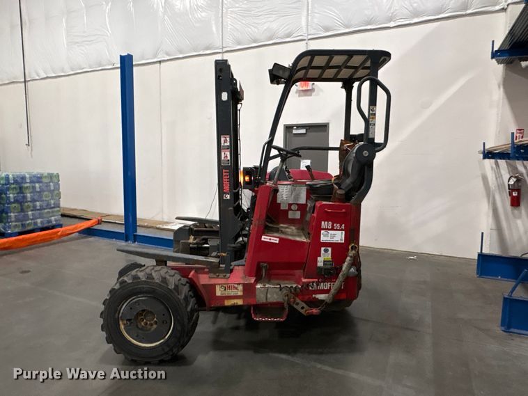 image for item EF1208 2016 Moffett M85501 forklift