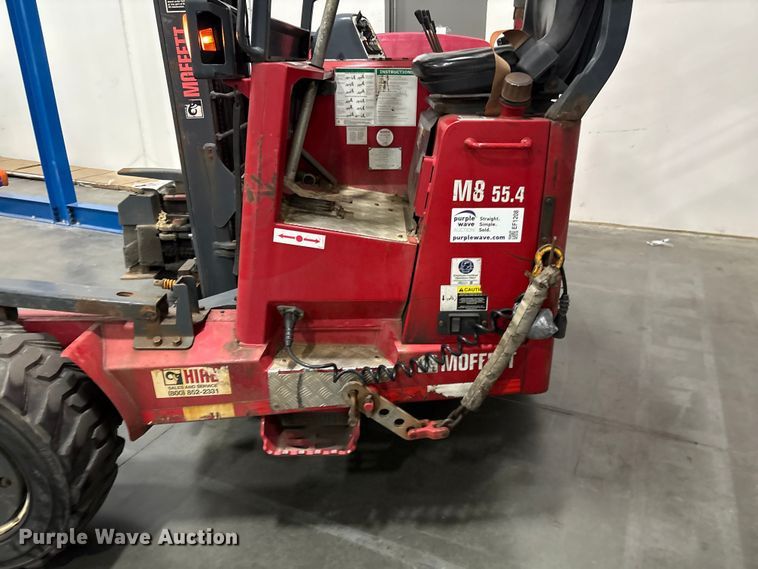 image for item EF1208 2016 Moffett M85501 forklift