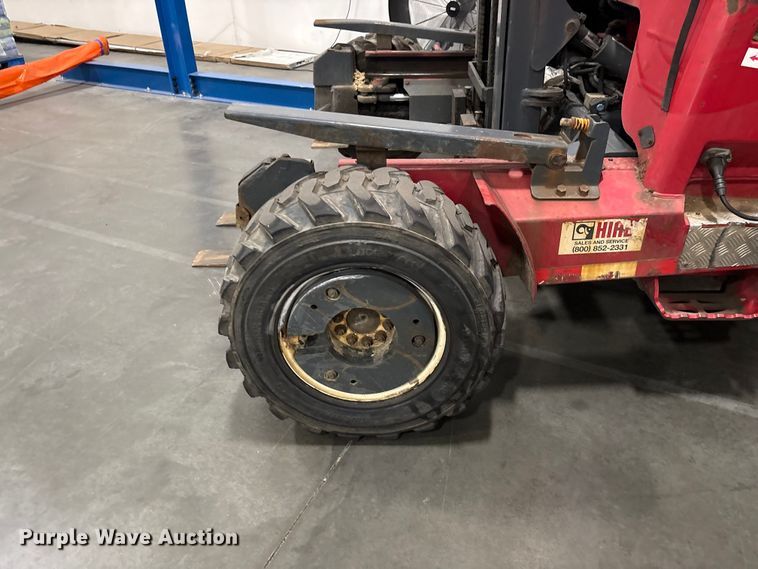 image for item EF1208 2016 Moffett M85501 forklift