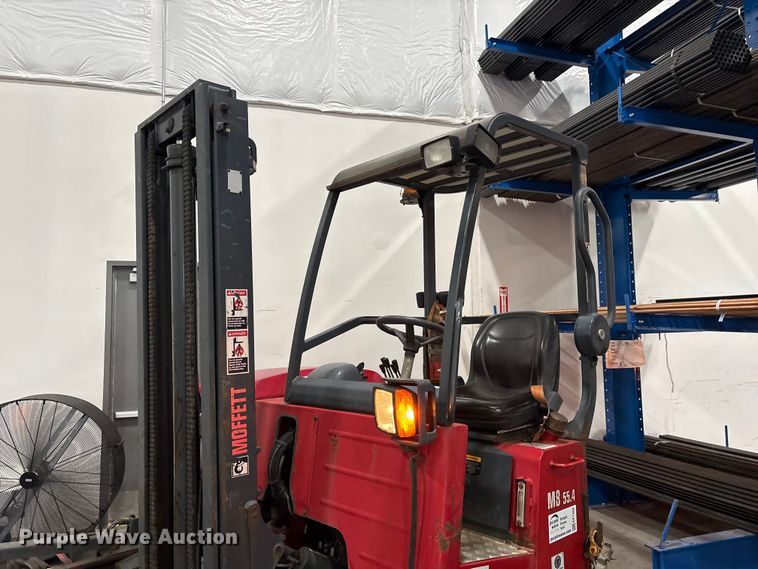 image for item EF1208 2016 Moffett M85501 forklift