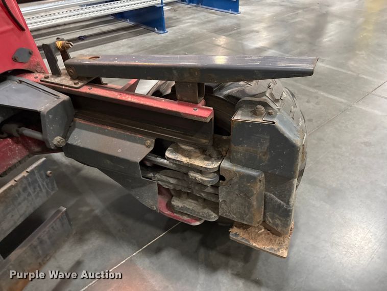 image for item EF1208 2016 Moffett M85501 forklift