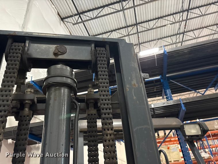 image for item EF1208 2016 Moffett M85501 forklift