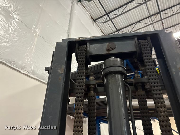image for item EF1208 2016 Moffett M85501 forklift