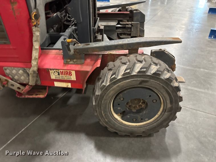 image for item EF1208 2016 Moffett M85501 forklift