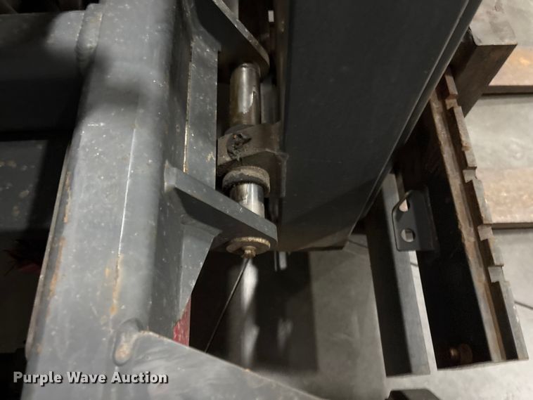 image for item EF1208 2016 Moffett M85501 forklift