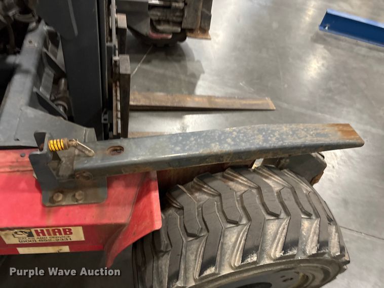 image for item EF1208 2016 Moffett M85501 forklift