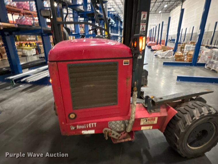 image for item EF1208 2016 Moffett M85501 forklift