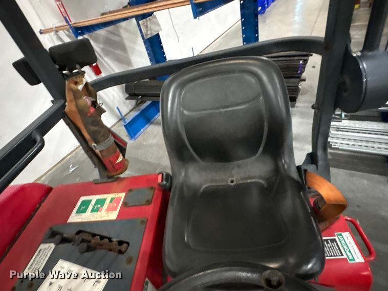 image for item EF1208 2016 Moffett M85501 forklift