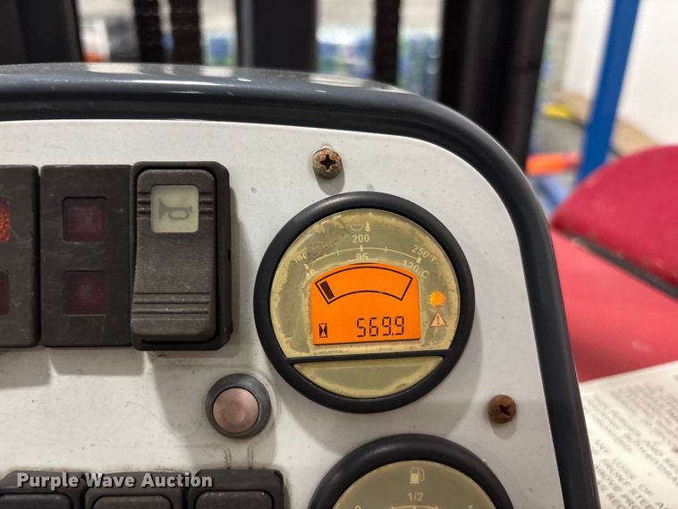 image for item EF1208 2016 Moffett M85501 forklift