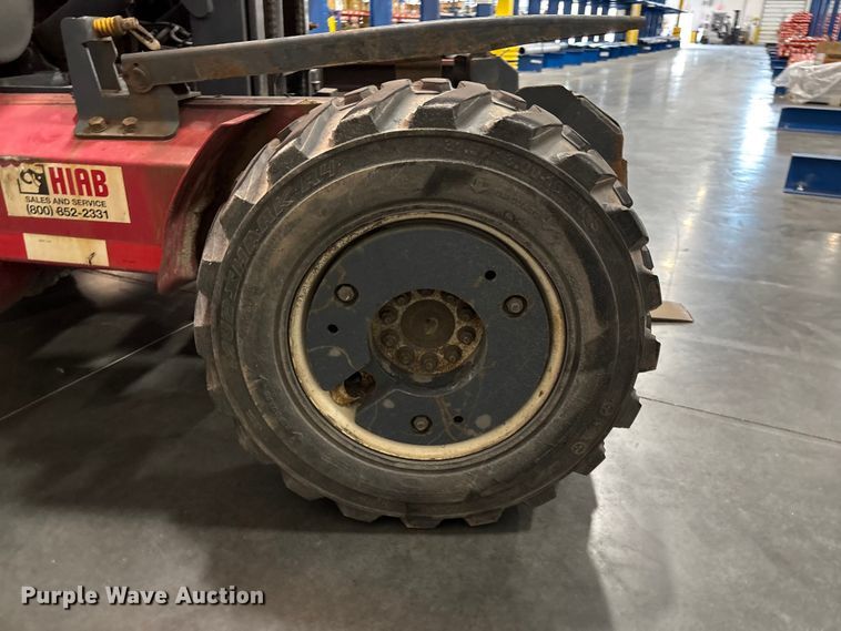image for item EF1208 2016 Moffett M85501 forklift