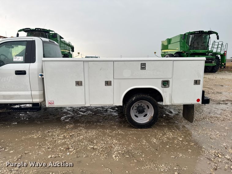 image for item EF2474 2018 Ford F550 Super Duty utility / service truck