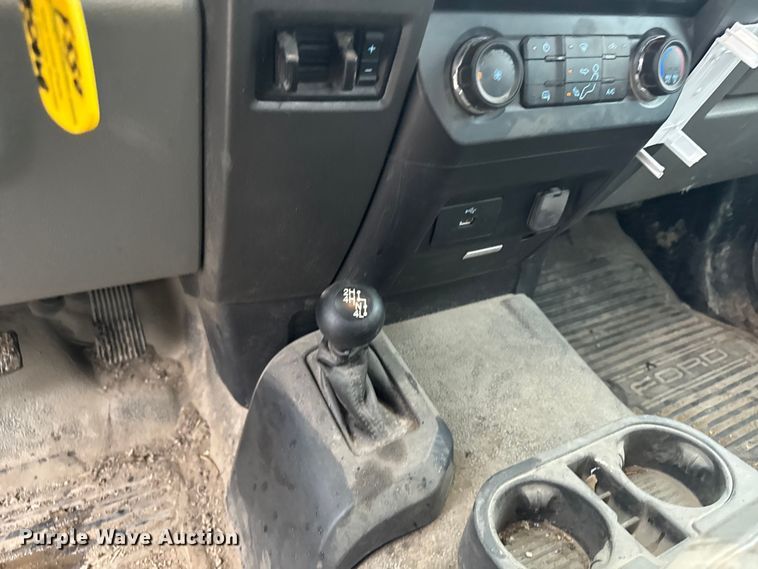 image for item EF2474 2018 Ford F550 Super Duty utility / service truck