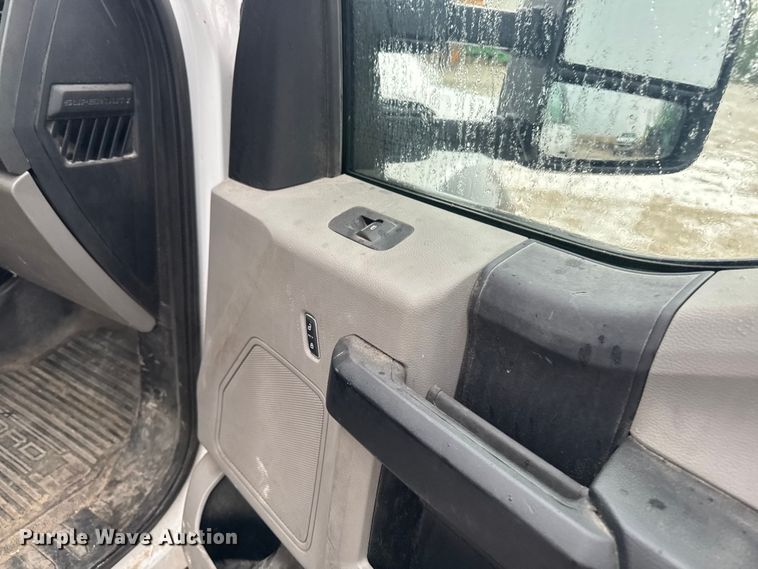 image for item EF2474 2018 Ford F550 Super Duty utility / service truck