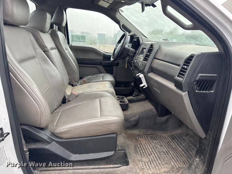image for item EF2474 2018 Ford F550 Super Duty utility / service truck