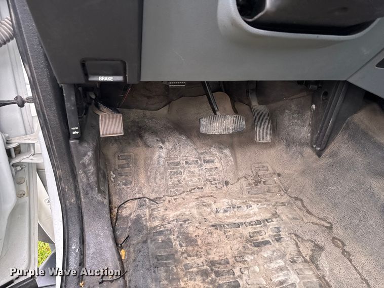 image for item EF2475 2014 Ford F550 Super Duty utility / service truck