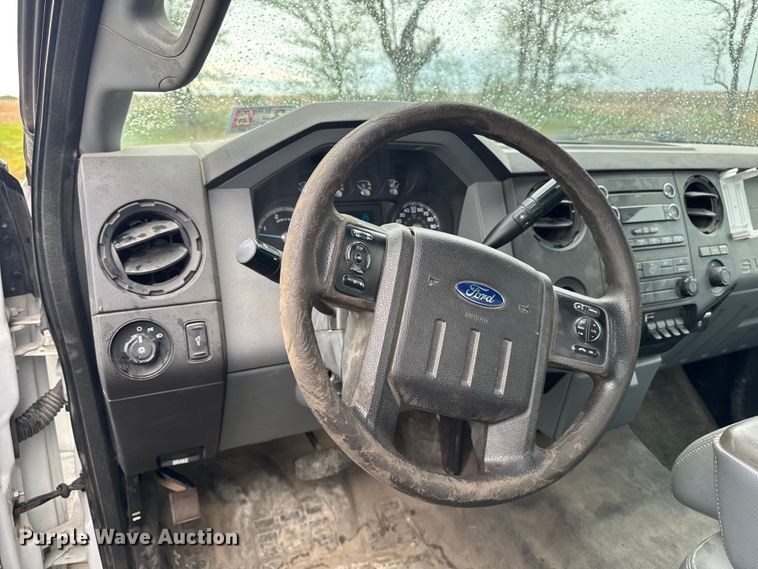image for item EF2475 2014 Ford F550 Super Duty utility / service truck