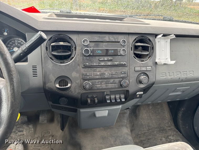 image for item EF2475 2014 Ford F550 Super Duty utility / service truck