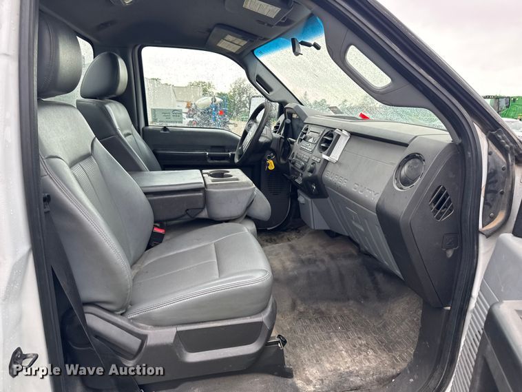 image for item EF2475 2014 Ford F550 Super Duty utility / service truck