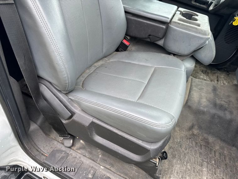 image for item EF2475 2014 Ford F550 Super Duty utility / service truck