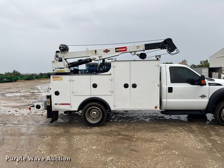 image for item EF2476 2013 Ford F550 Super Duty utility / service truck