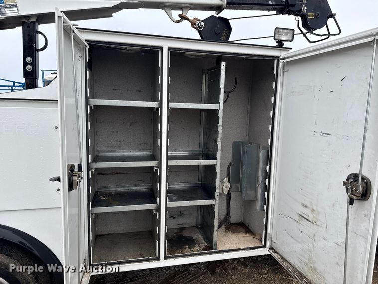 image for item EF2476 2013 Ford F550 Super Duty utility / service truck