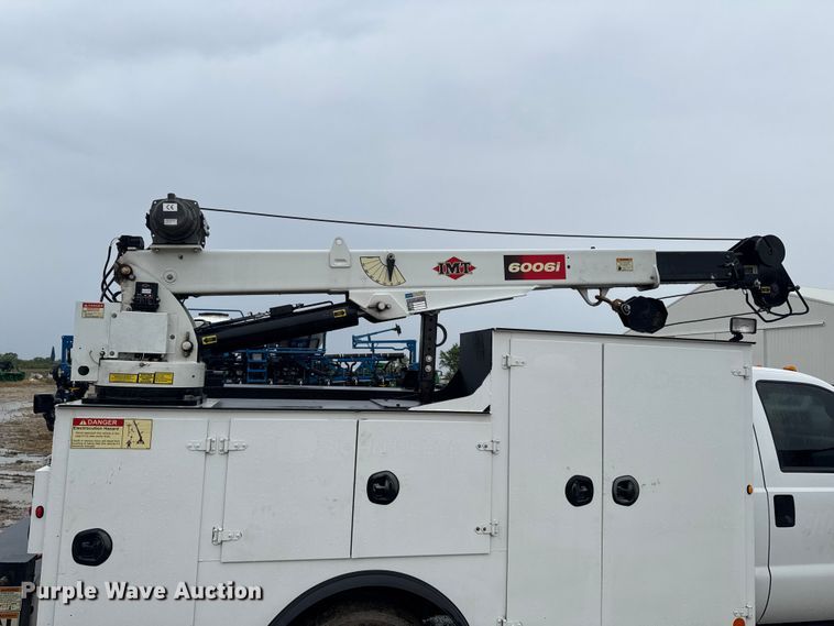 image for item EF2476 2013 Ford F550 Super Duty utility / service truck