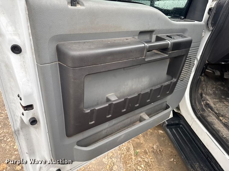 image for item EF2476 2013 Ford F550 Super Duty utility / service truck