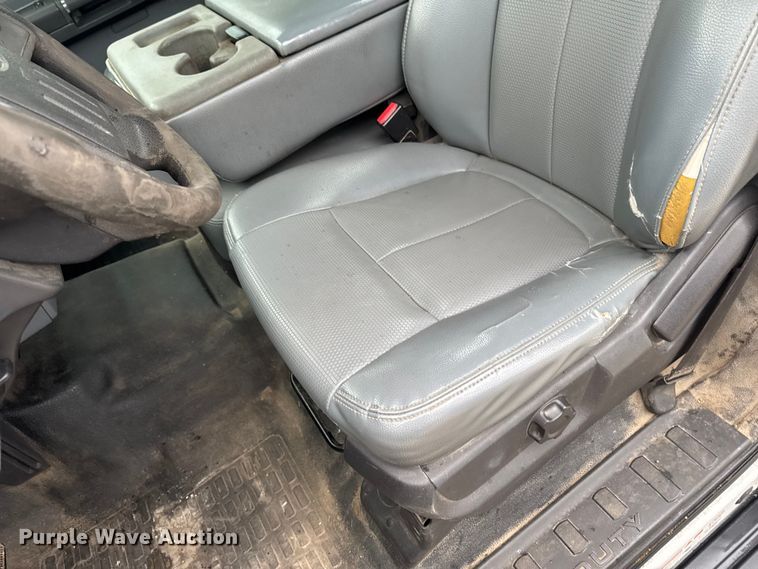 image for item EF2476 2013 Ford F550 Super Duty utility / service truck