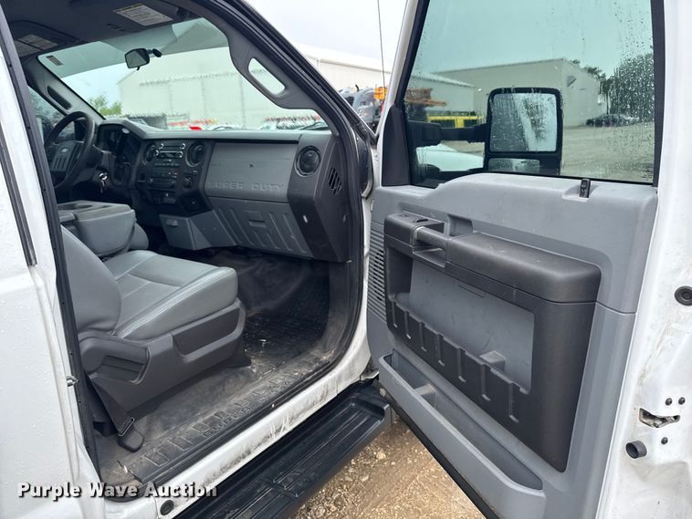 image for item EF2476 2013 Ford F550 Super Duty utility / service truck