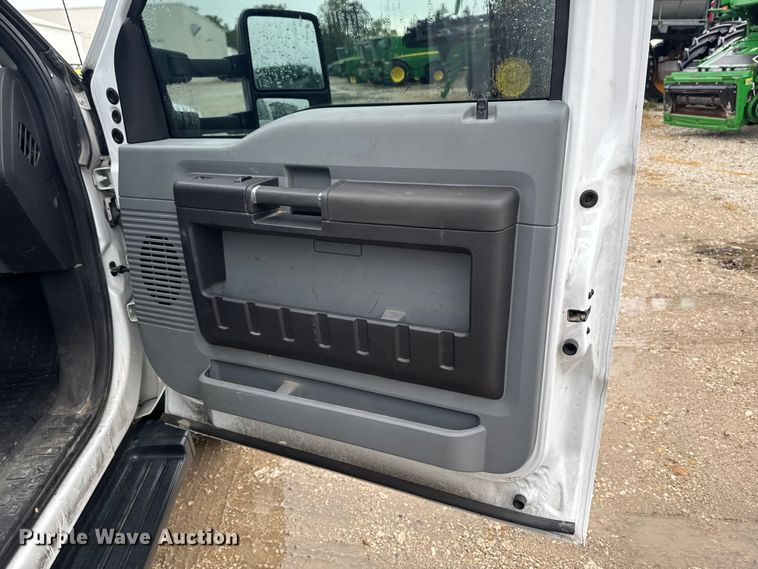 image for item EF2476 2013 Ford F550 Super Duty utility / service truck