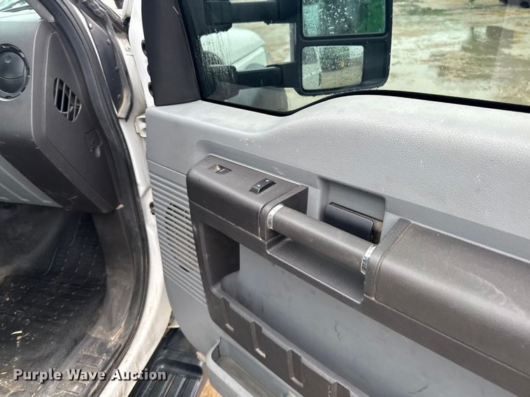 image for item EF2476 2013 Ford F550 Super Duty utility / service truck