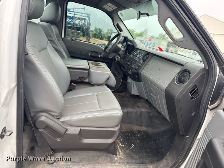 image for item EF2476 2013 Ford F550 Super Duty utility / service truck