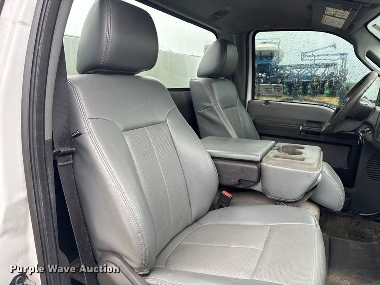 image for item EF2476 2013 Ford F550 Super Duty utility / service truck