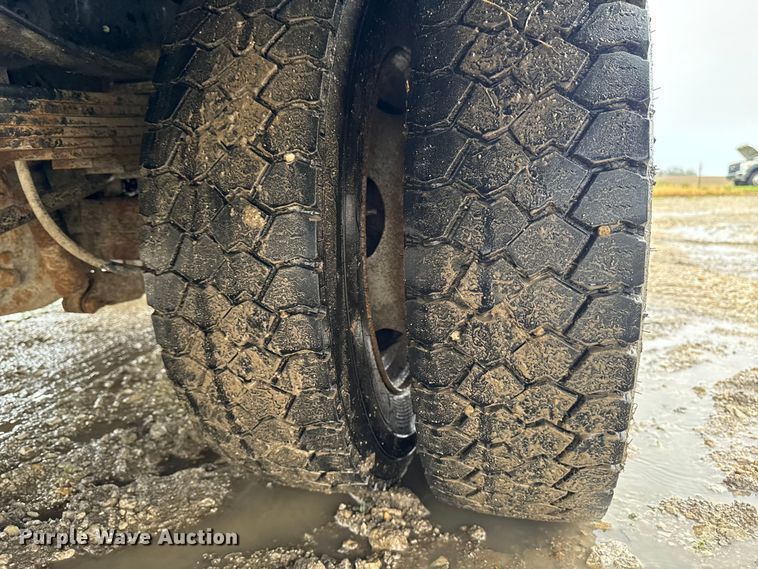 image for item EF2476 2013 Ford F550 Super Duty utility / service truck