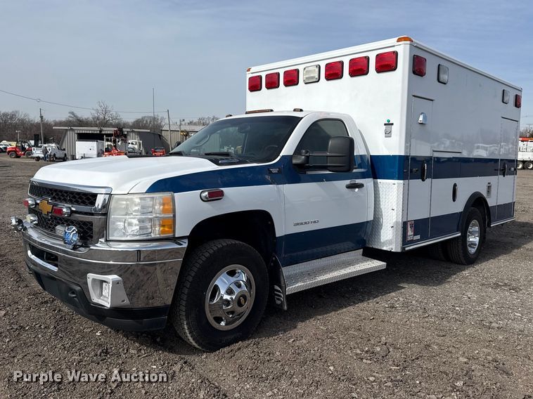 image for item EG2137 2011 Chevrolet Silverado 3500HD ambulance