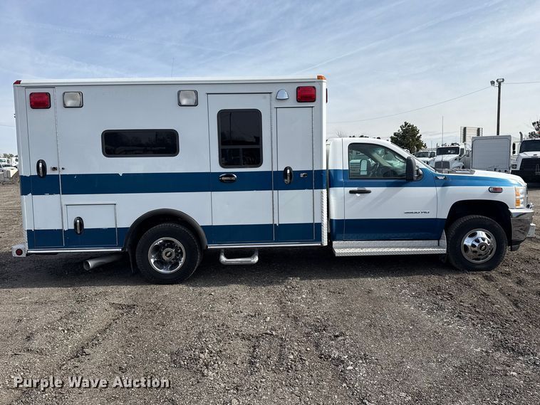 image for item EG2137 2011 Chevrolet Silverado 3500HD ambulance