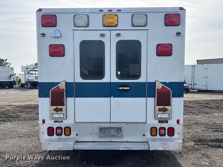 image for item EG2137 2011 Chevrolet Silverado 3500HD ambulance