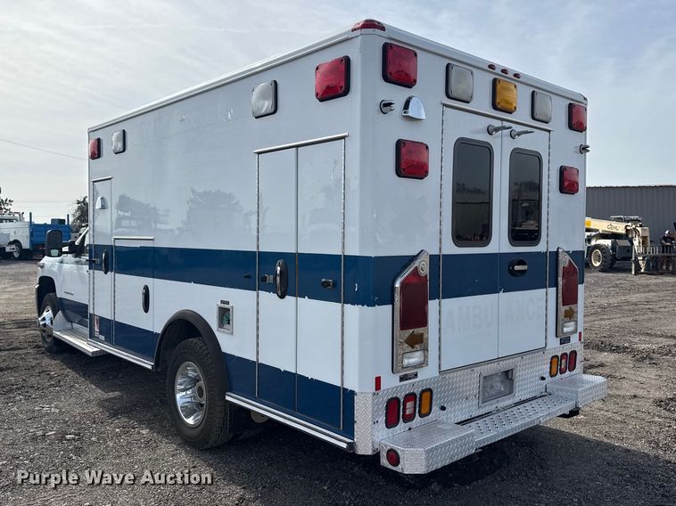 image for item EG2137 2011 Chevrolet Silverado 3500HD ambulance