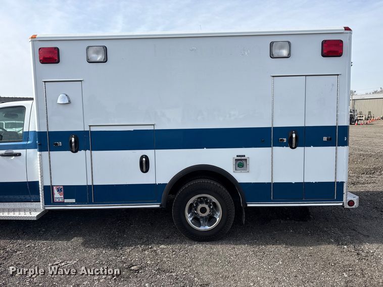 image for item EG2137 2011 Chevrolet Silverado 3500HD ambulance