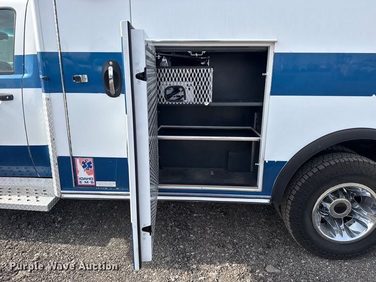 image for item EG2137 2011 Chevrolet Silverado 3500HD ambulance