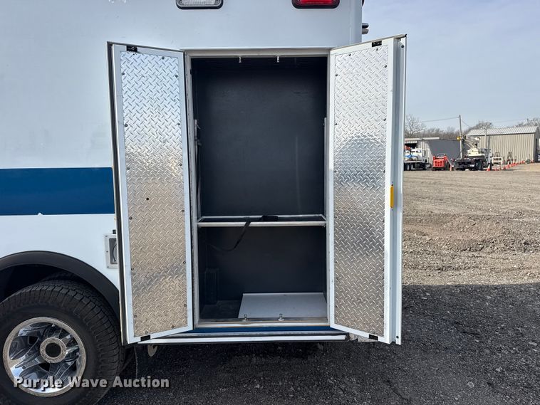 image for item EG2137 2011 Chevrolet Silverado 3500HD ambulance