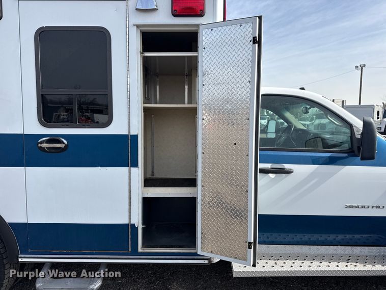 image for item EG2137 2011 Chevrolet Silverado 3500HD ambulance