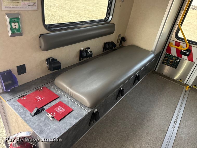image for item EG2137 2011 Chevrolet Silverado 3500HD ambulance